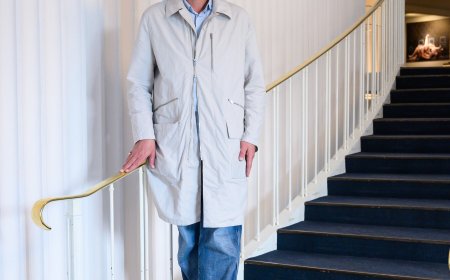 He Smeared Dog Feces on a Critic. Now, He’s Back in the Spotlight.