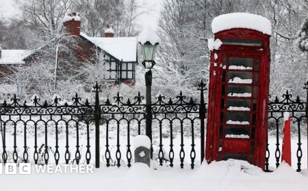 White Christmas unlikely for most in UK but a few flakes of snow are possible
