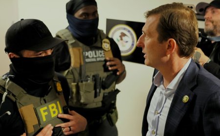 How Rep. Dan Goldman’s Office Became a ‘Triage Center’ for ICE Detainees