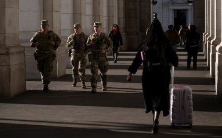 Supreme Court Blocks Trump’s National Guard Occupation of Chicago