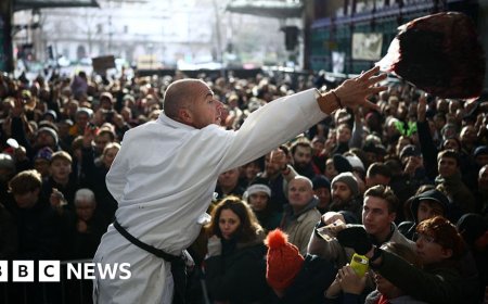 Waterskiing Santas and giant cuts of meat: Christmas around the world
