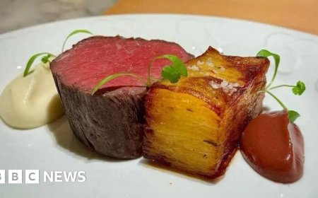 What are professional footballers tucking into at Christmas?