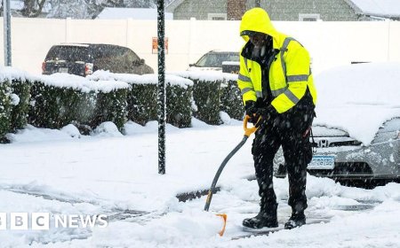 Thousands of US flights disrupted as winter storm looms