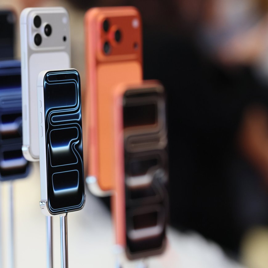 Apple Takes Down ICE Tracking Apps in Response to Trump Pressure Campaign