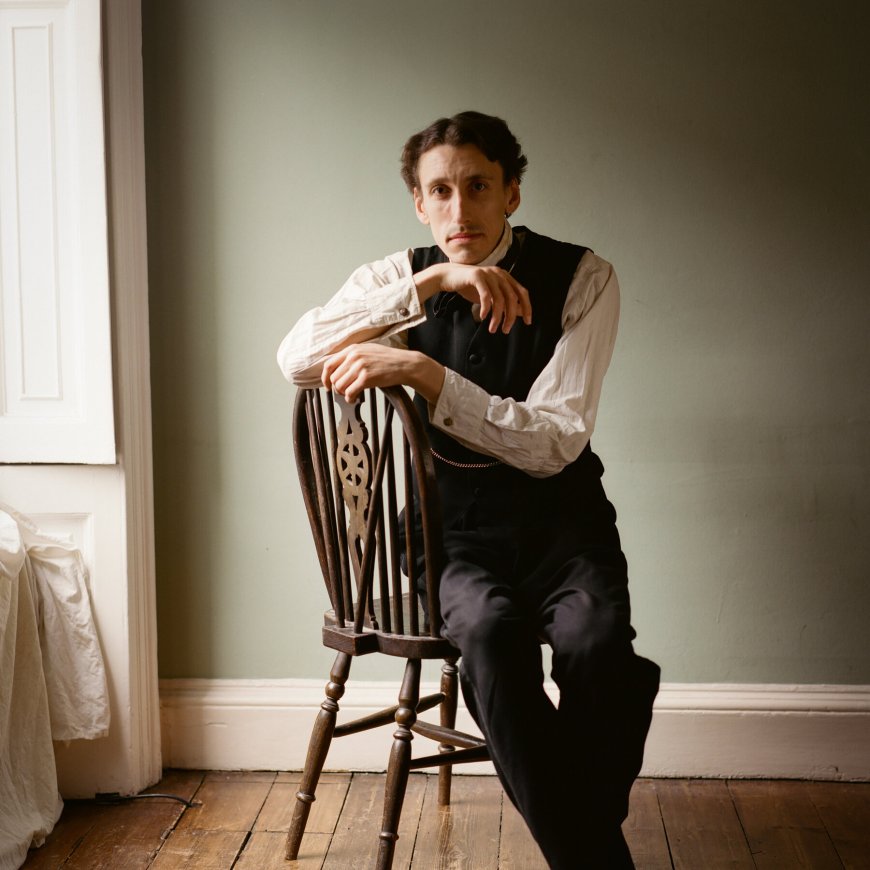 Reading ‘A Christmas Carol’ Aloud, and Leaning Into Its Dark Side