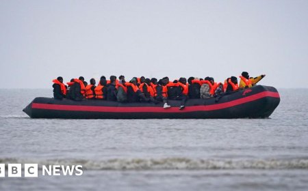 New powers to seize phones from migrants come into force