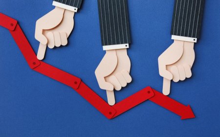 Bitcoin pulls back to $90,000 as early Friday rally attempt fails