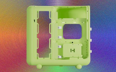 Hyte X50 PC Case Review: Computers Should Be Cute