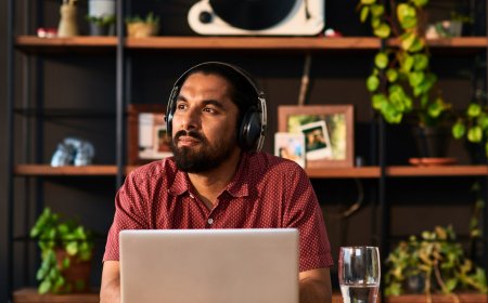 The Top 10 Podcasts Entrepreneurs Should Be Listening to — and They're Not About Business