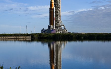 Artemis II Moon Mission: NASA Completes Giant Rocket’s Slow Ride to Launchpad