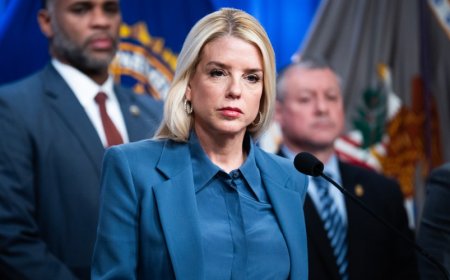 Minnesota SoS Rejects Bondi’s ‘Ransom’ Request for Voter Data In Exchange For End to ‘Chaos’