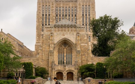 Yale Offers Free Tuition to Families With Incomes Under $200,000