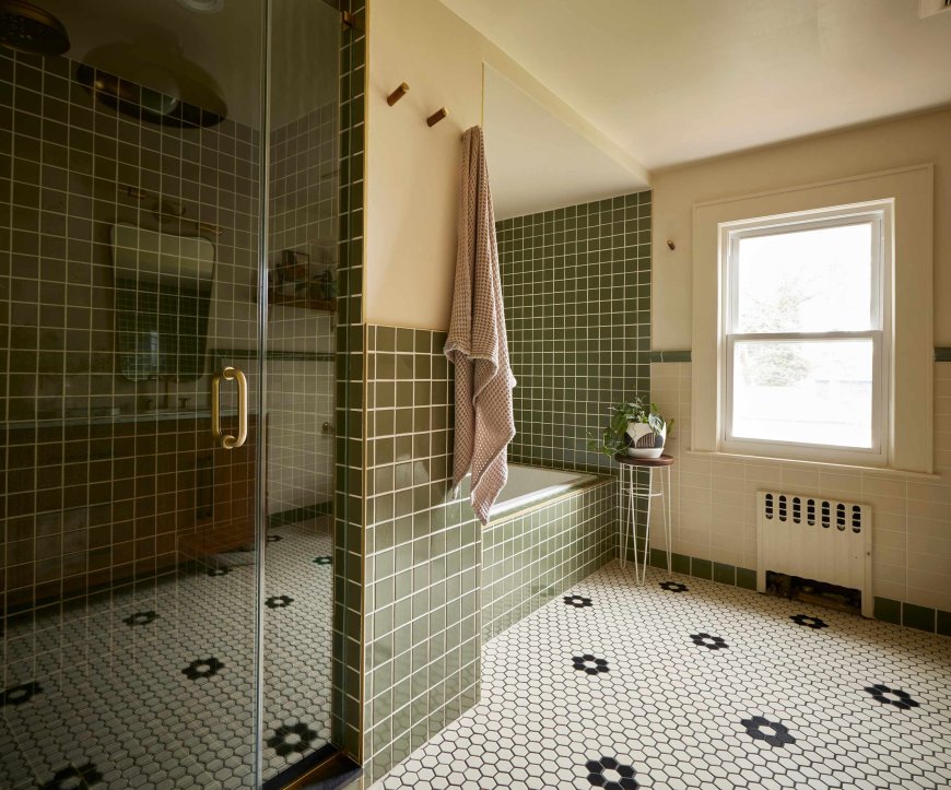 This Stylish Trash Can Is “Perfect” for Small Spaces (and Gives Art Deco Vibes!)