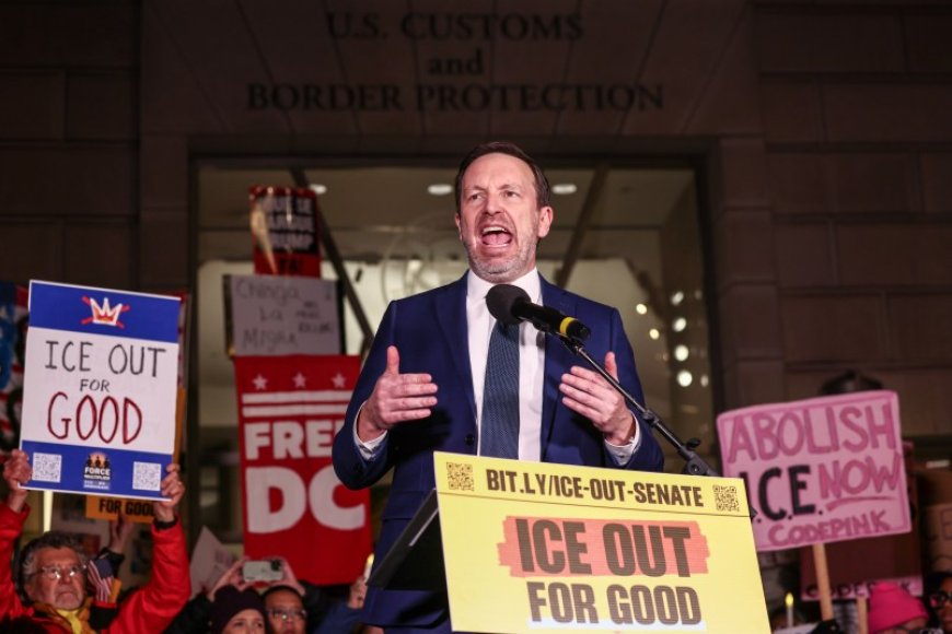 Senate Takes Big Step Toward Funding Gov’t as Some Dems Demand ICE Constraints