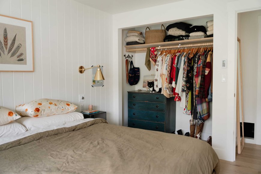 The “One-Room” Decluttering Rule Is the Most Efficient Way to Get Your Entire Home Tidy