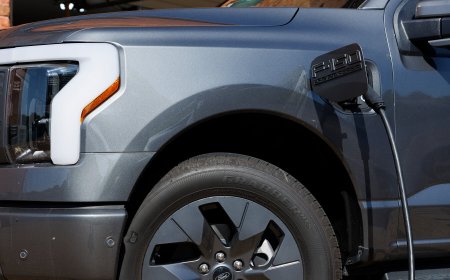 Ford Says Electric Vehicle Losses Will Continue for 3 More Years