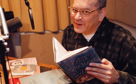 Michael Silverblatt, NPR’s ‘Bookworm’ Who Interviewed Authors, Dies at 73