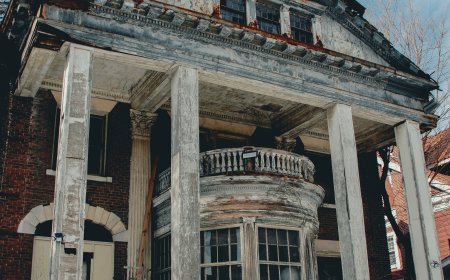 A Deteriorating Mansion, for Sale Again, Fascinates Brooklyn