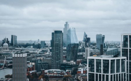 The UK is picking winners for its digital dollar future while Coinbase CEO cries foul