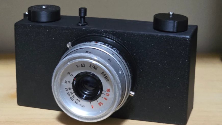 It’s Not a Lomo Smena 8M, But it’s Not Far Off