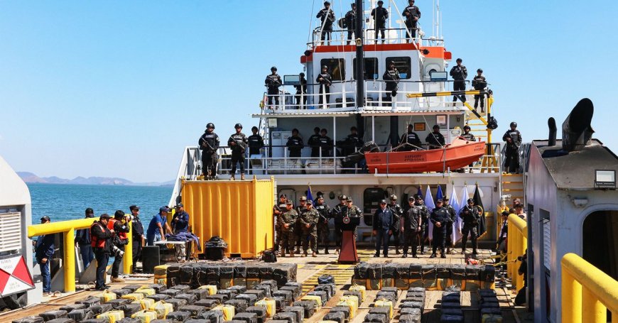 ‘Narco-Submarine’ Carrying 4 Tons of Cocaine Captured by Mexico's Navy