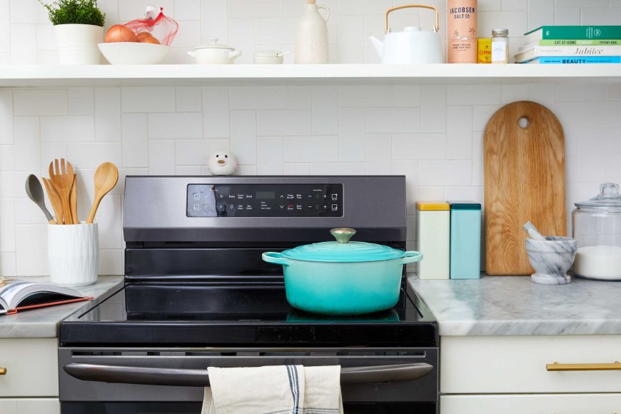 I Just Discovered This “Super Weird” Way to Organize Your Kitchen