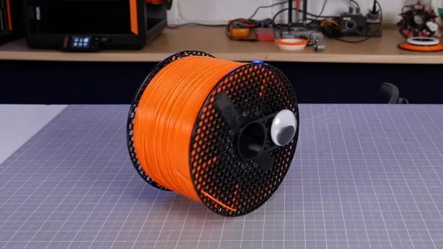 Robot Looks Exactly Like a Roll of Filament, If Filament Had Eyes