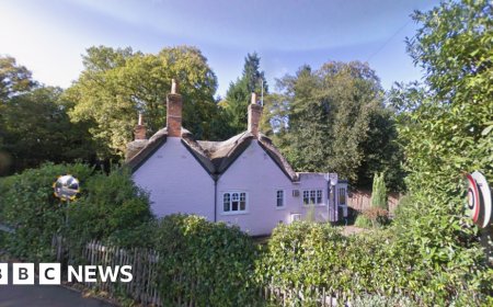 Andrew gives up lease on Crown Estate property