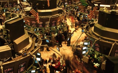 Institutional investors may be buying the dip as traders pour $1.7 billion into spot bitcoin ETFs