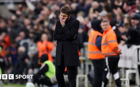 Carrick looks for 'lessons' after first Man Utd loss