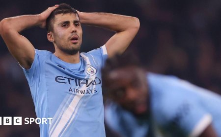 'I never point fingers' - Man City blink first in title race