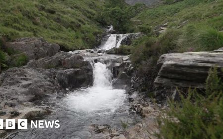 Sisters drowned after paddle at national park beauty spot
