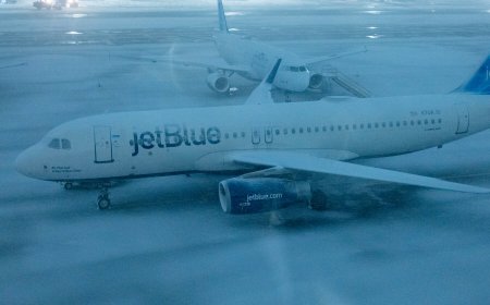 Thousands of Flights Are Canceled as Storm Slams Northeast Airports