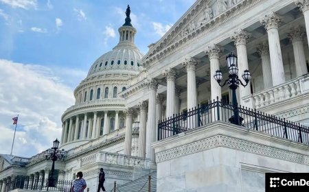 Senators try to unlock stalled crypto Clarity Act with compromise on stablecoin yield