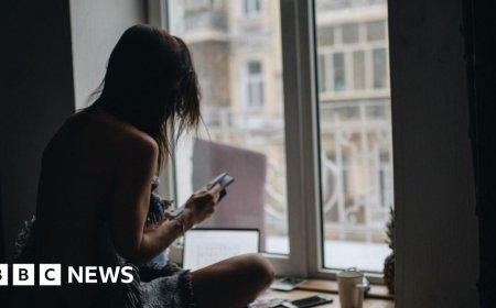 'Icky and heartbreaking': The $2 per hour worker behind the OnlyFans boom