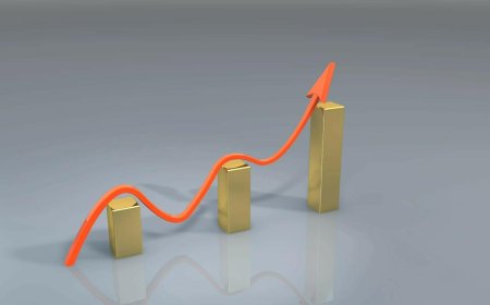 Bitcoin's price trades above its 50-day average as bullish move gathers pace