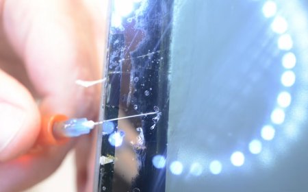 Resin Injection CRT Cataract Surgery On Macintosh Monitor