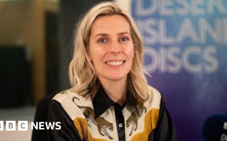 Anyone who goes through IVF 'should be so proud', says Sara Pascoe