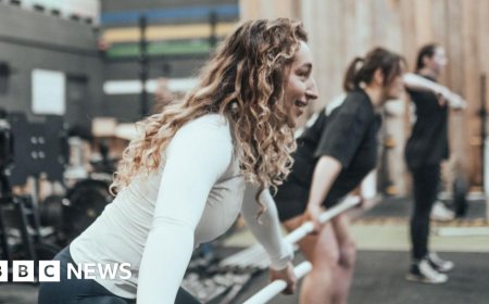 'Club vibes without the hangover': The twenty somethings going out - in the gym