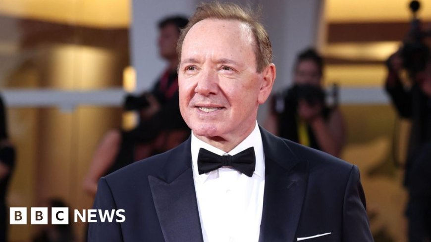 Actor settles claim against theatre in Kevin Spacey assault case