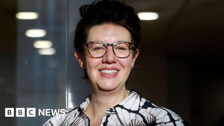 Debut novelist wins major book award for story inspired by lesbian mothers