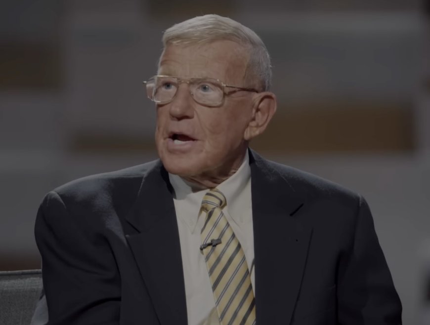 Notre Dame Football Coaching Legend Lou Holtz Dead At 89