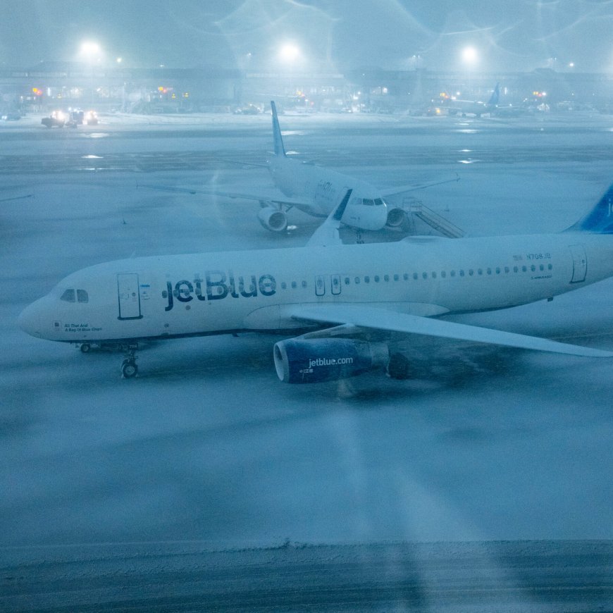 Thousands of Flights Are Canceled as Storm Slams Northeast Airports