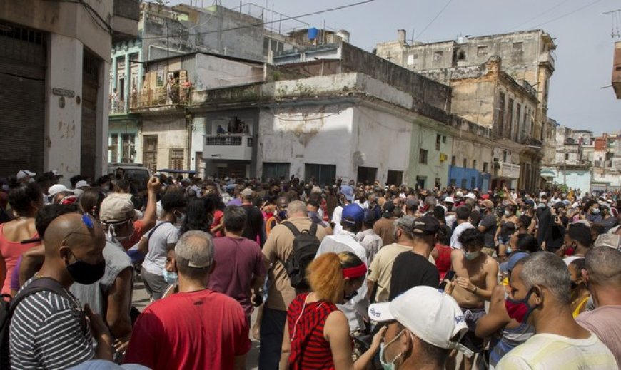 Cuba Is Crumbling
