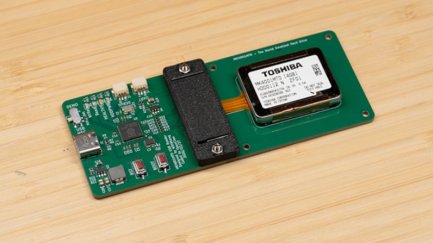 Reading the World’s Smallest Hard Drive