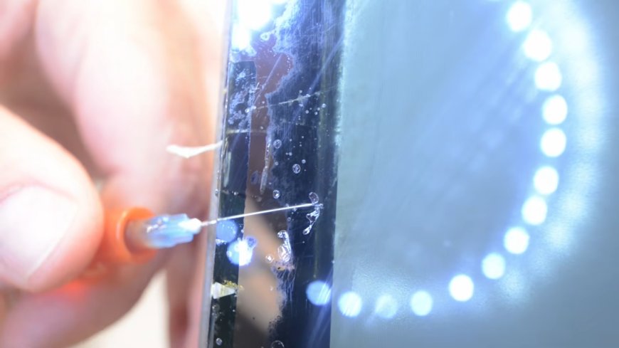 Resin Injection CRT Cataract Surgery On Macintosh Monitor