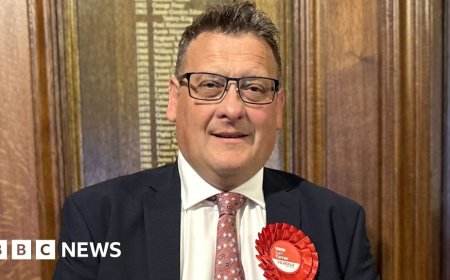 Labour suspends outspoken backbench MP Karl Turner