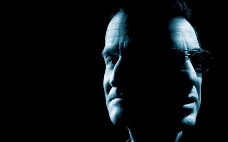 Tense psychological thriller with Al Pacino and Robin Williams