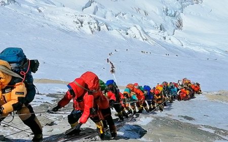 I Did Not Have 'Everest Guides Poisoning Climbers' on My Bingo Card