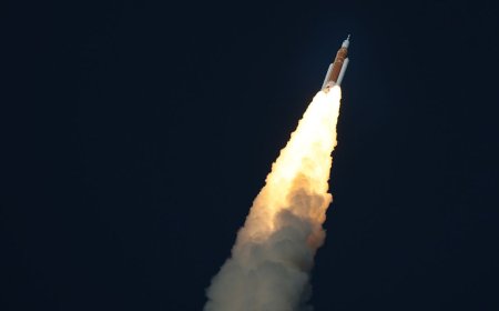 Even Artemis II Astronauts Have Microsoft Outlook Problems